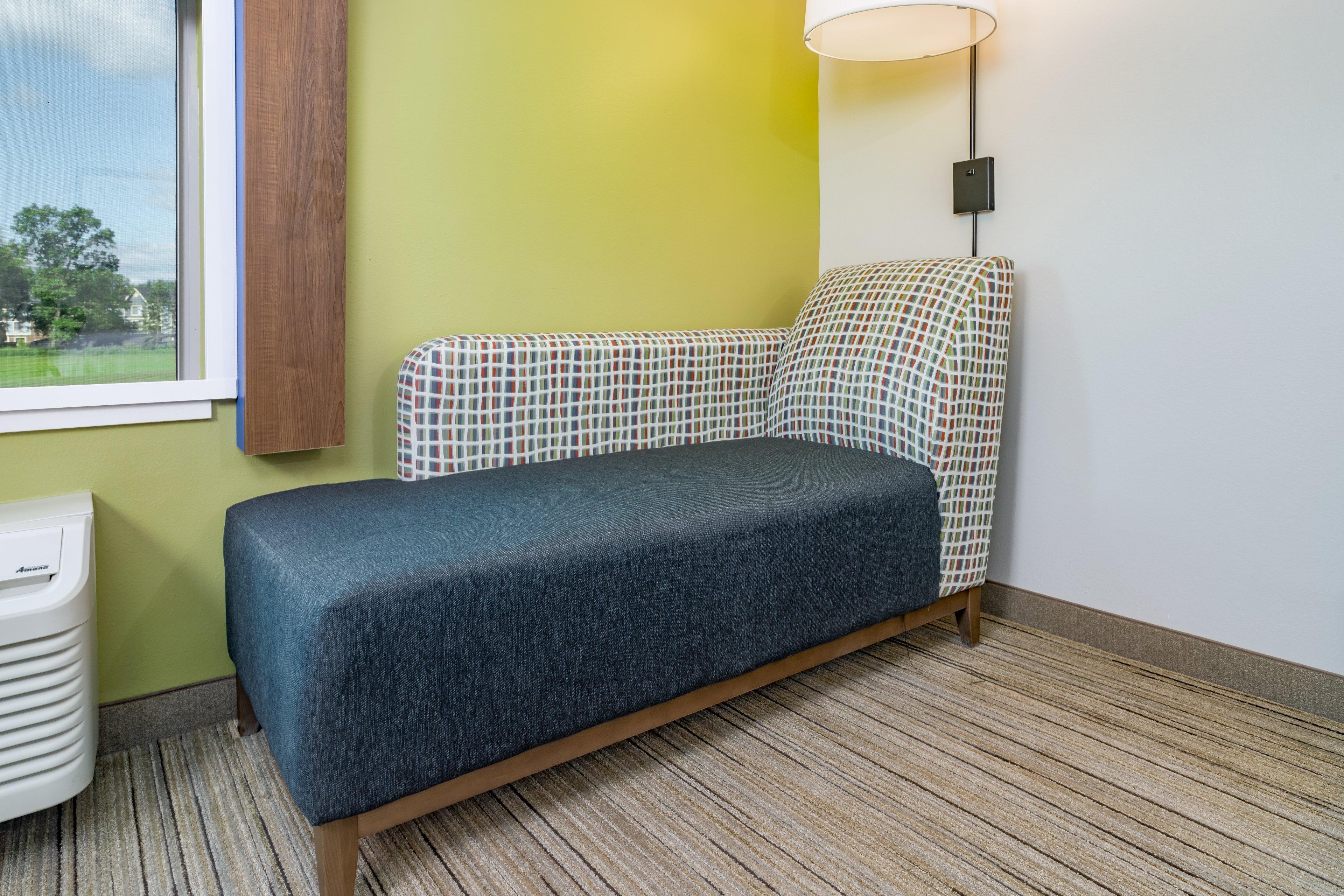 Holiday Inn Express & Suites - Elkhart North By Ihg Exterior foto